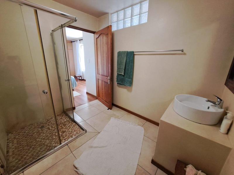 To Let 5 Bedroom Property for Rent in Mossel Bay Western Cape